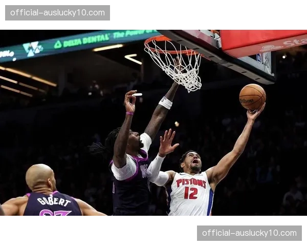 活塞针对性挡拆瓦解戈贝尔防守,森林狼内线优势被抵消 活塞针对性挡拆瓦解戈贝尔防守,森林狼内线优势被抵消